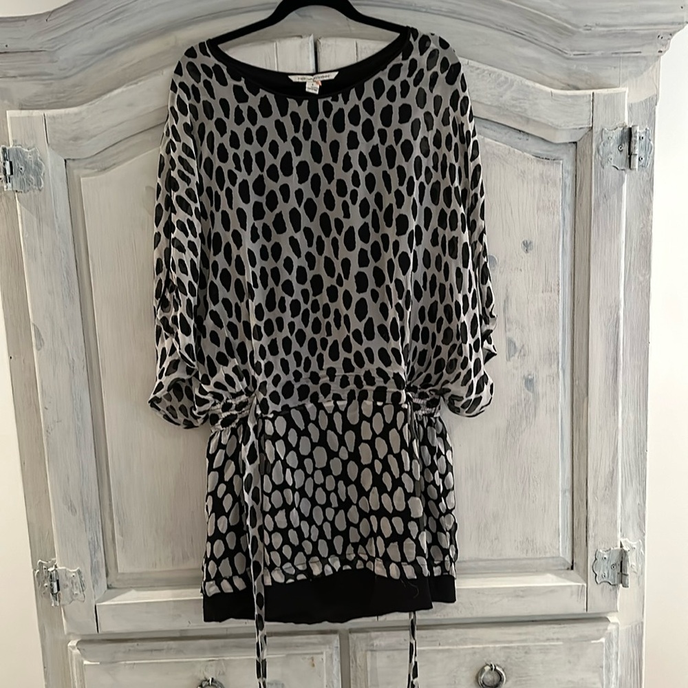 Diane Von Furstenberg 100% silk dress